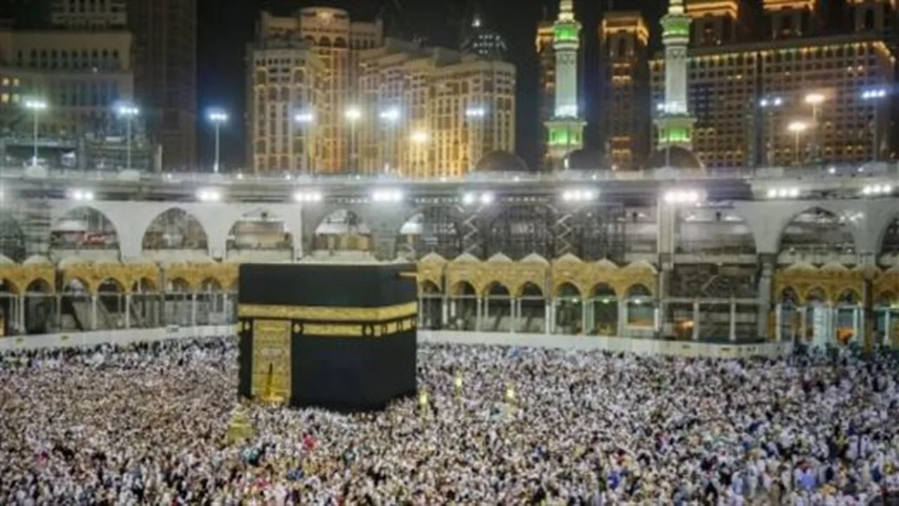 آداب الزيارة.. سنن ودعاء دخول مكة المكرمة والطواف حول الكعبة المشرفة